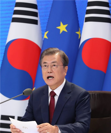 문재인 대통령이 '그린 뉴딜 정책'에서의 협력을 제안했다. (사진=청와대 페이스북)