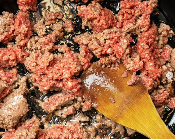 임파서블푸드는 헴 성분으로 육즙과 유사하게 만들었다. (사진=Impossible Foods 인스타그램)