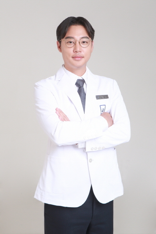 윤영묵 원장.