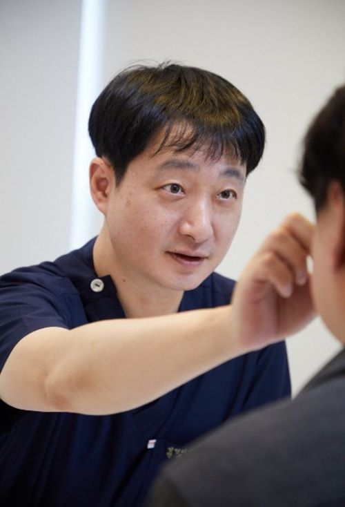최수영 원장. 