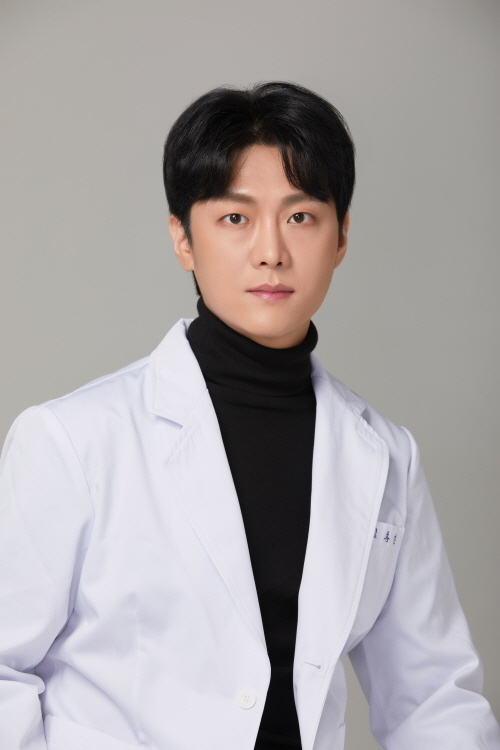 김홍진 원장.