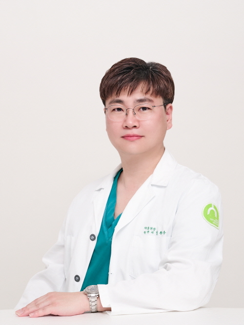 엄왕수 원장.