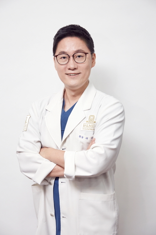 이건석 원장.