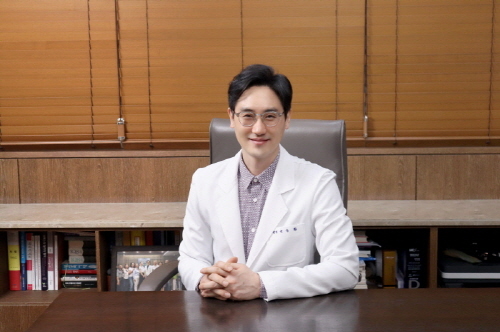 윤승환 원장.