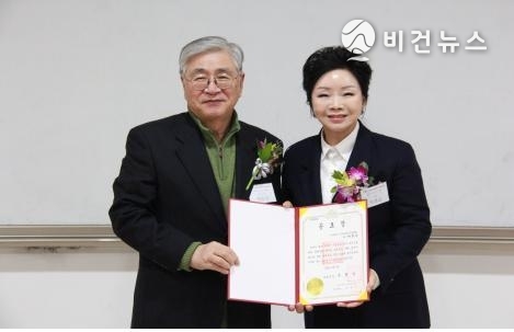 (사)한국피해자지원협회 박효순 회장(오른쪽). (사진=한국피해자지원협회 제공)