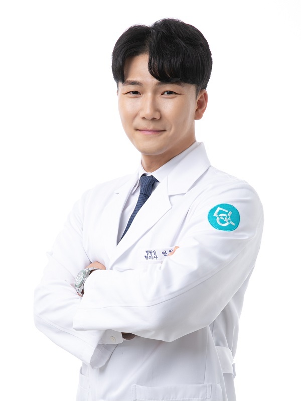 안현우 원장.
