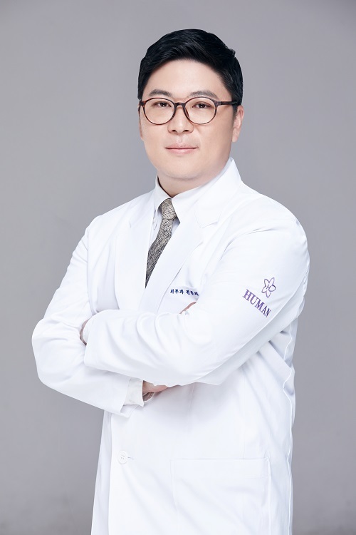 지재홍 대표원장. 