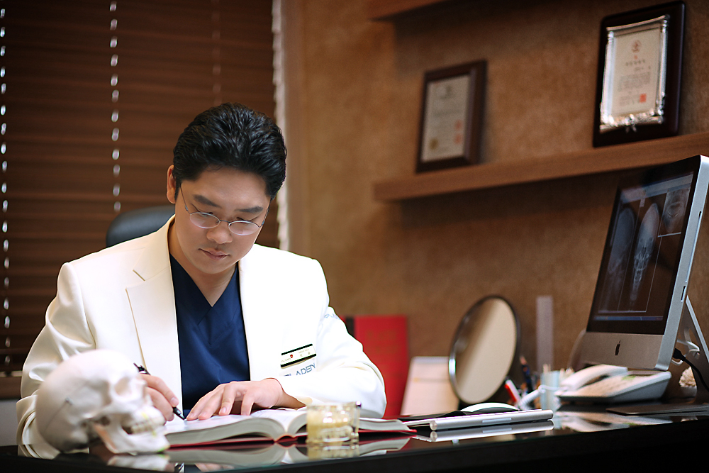 석윤 원장.