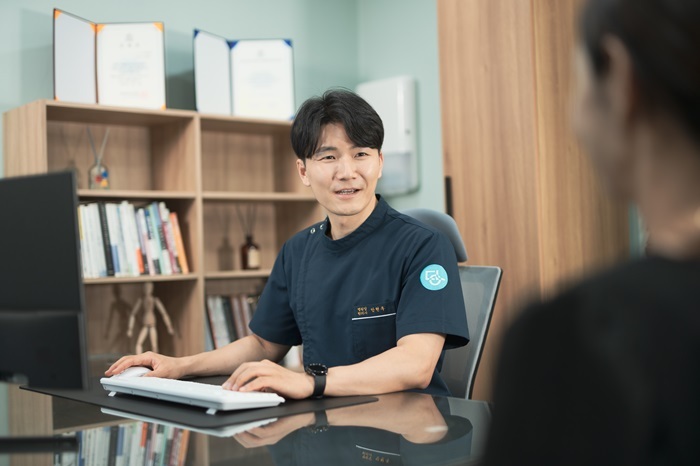 안현우 원장.