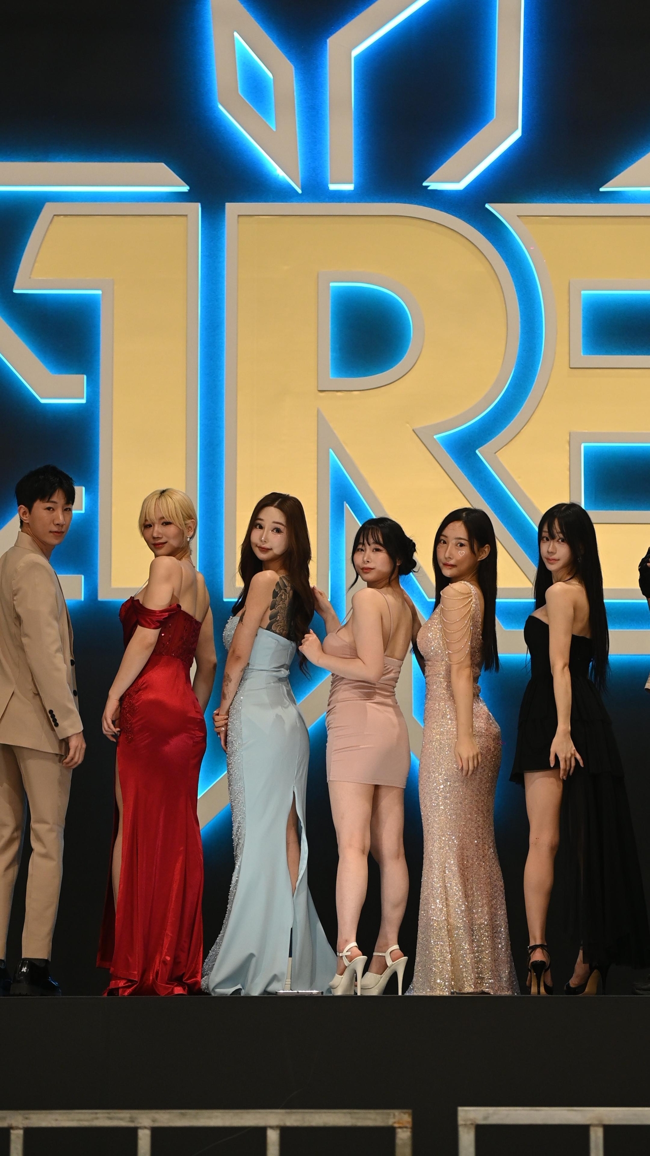 TRE 대만 성인박람회 무대에 선 출연진들 (사진=TRE 제공)