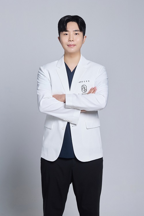 김윤중 대표원장.