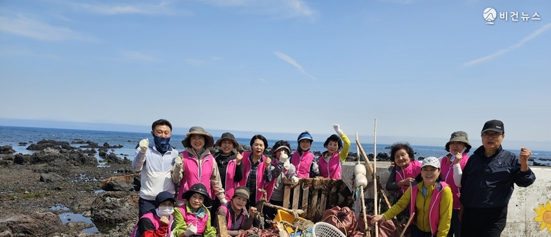 국제가정문화원 다사모봉사단, 제주 하귀·동귀 바다 환경정화 활동