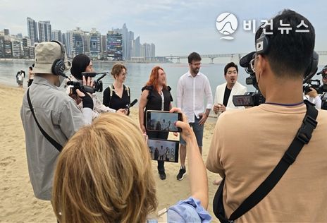 가수 김조한과 개그맨 이상훈의 <영파워> 제작 현장