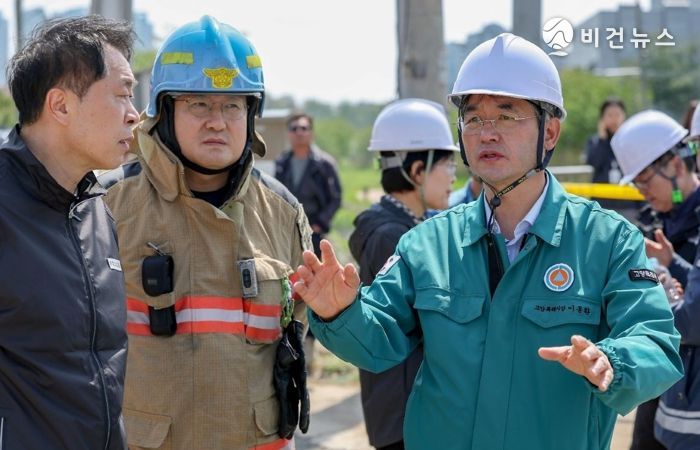사고 발생현장을 점검 중인 이동환 고양특례시장