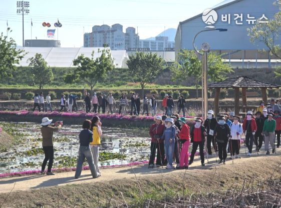 함안군보건소,‘연꽃테마파크 걷기대회’성황리 개최