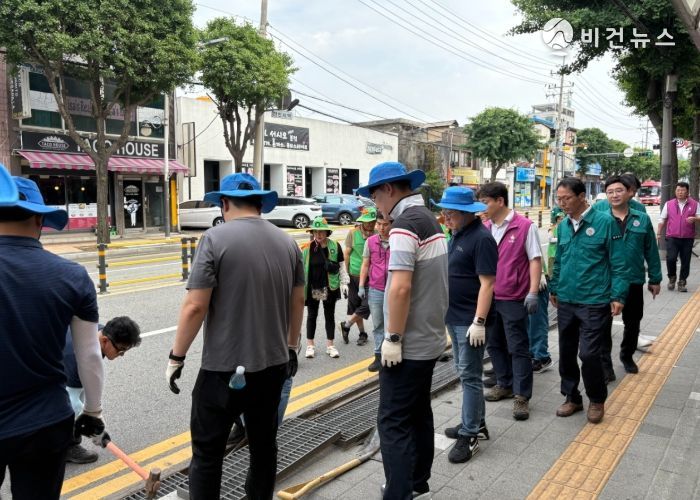 동두천시, 장마 전 침수 대비 빗물받이 일제 정비 실시