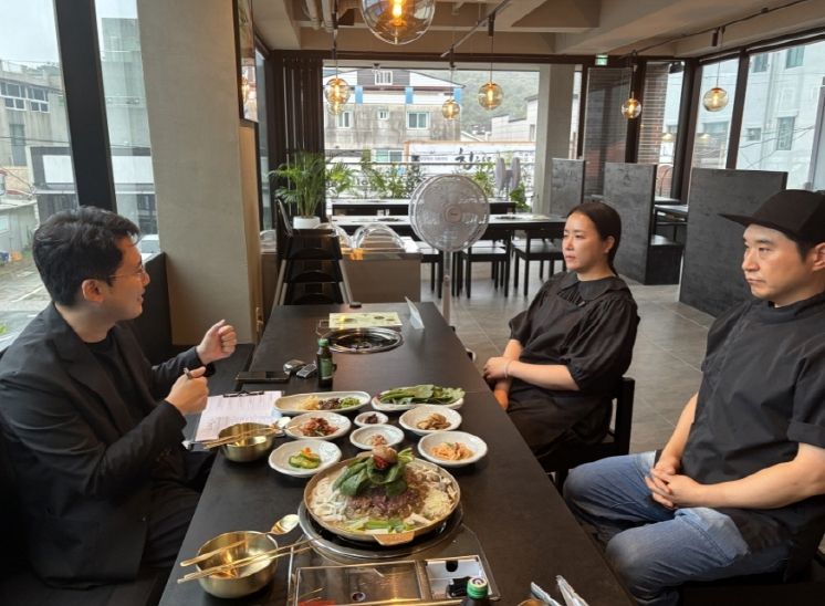 포항시 ‘스타점포’ 심사 장면.