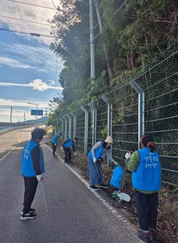 사천시 제10기 생활공감정책 참여단, 사천강 환경정화 실시
