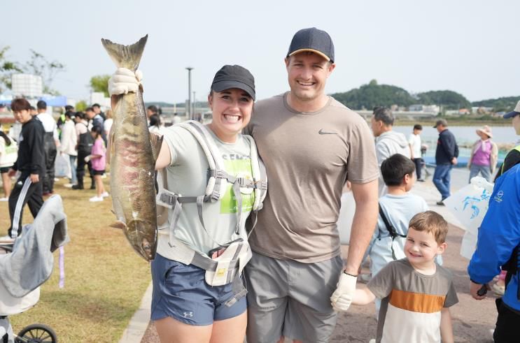 2025 양양연어축제 연어맨손잡기체험