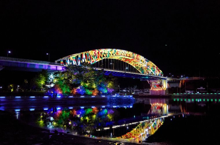 바다위의 예술, 통영대교에 새 빛을 입히다