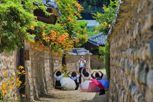 달성군 전국 사진공모전 수상작 사진 1(일반사진 부문 대상 '노치원 나들이')