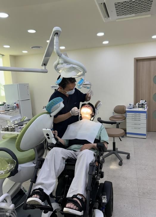 송파구 장애인 치과 진료 모습