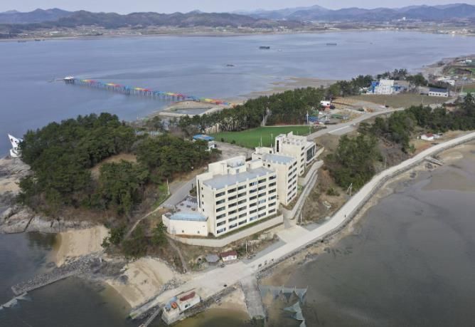 돌머리 해수욕장 전경