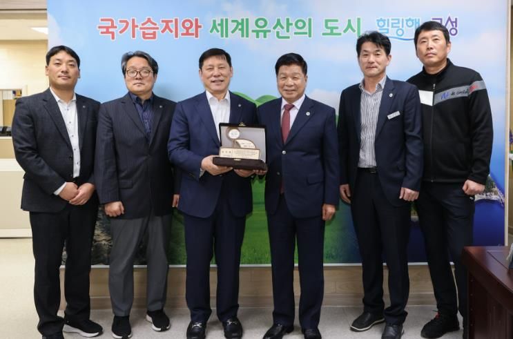 “KBO 허구연 총재, 경남 고성군 방문”