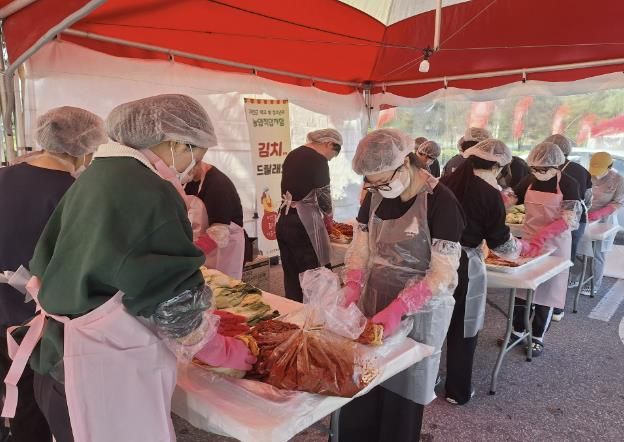 괴산군 학교 밖 청소년, 김장 나눔으로 이웃 사랑 실천