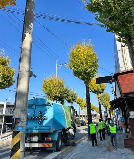 임실군, 가을철 낙엽 집중 수거로 불편 최소화