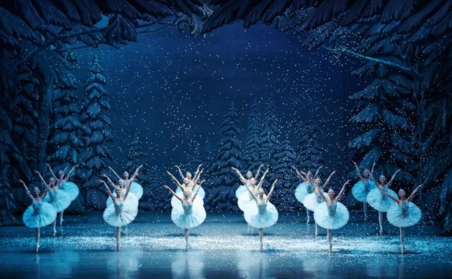 연말 공연 中 발레 <호두까기인형> 사진