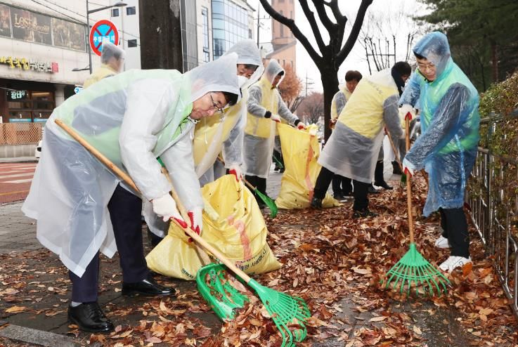 충북교육청, 겨울철 대비 환경정화 활동 실시