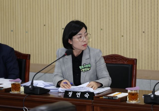 정연숙 의원(경제문화위원회 발언사진)