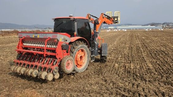 청주시, 농기계 자율주행키트 활용 현장 방문