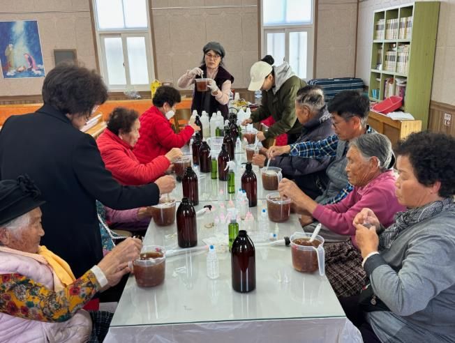 독거노인 공동돌봄운영센터(노인여가프로그램).