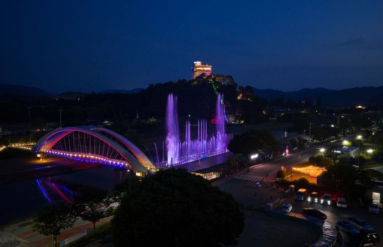 화순 꽃강길 음악분수 전경