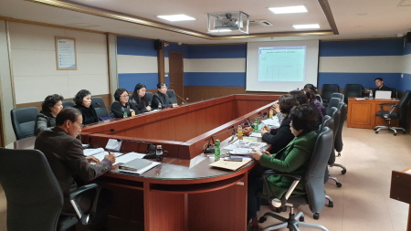 부산북구는 간담회를 열어 2020년 길고양이 중성화사업 및 길고양이 급식소 운영 방안을 논의했다. (사진=부산북구청 제공)